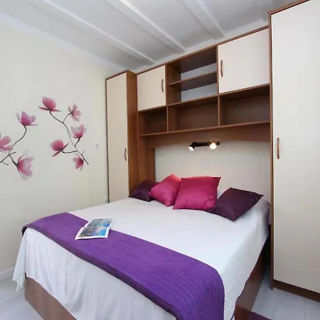 Frane Apartman *