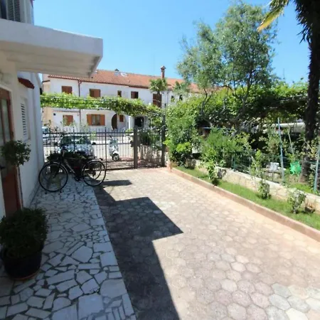 Frane Apartmán *