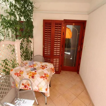 Apartman Frane *