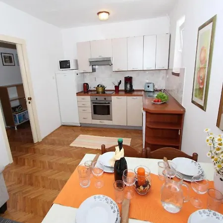 Apartman Frane *