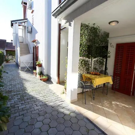 Frane Apartman *