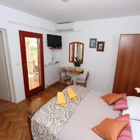 Apartment Frane