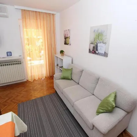 Frane Apartment *