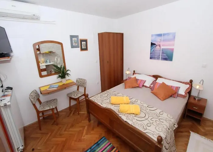 Apartment Frane
