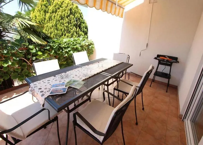 Apartment Frane *