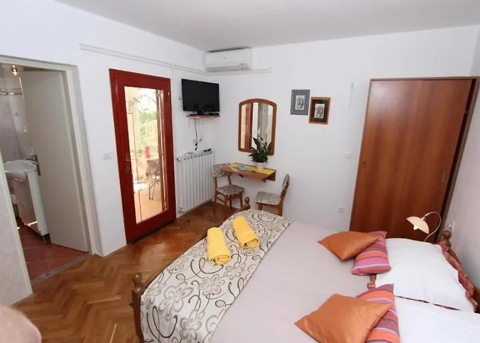 Apartment Frane